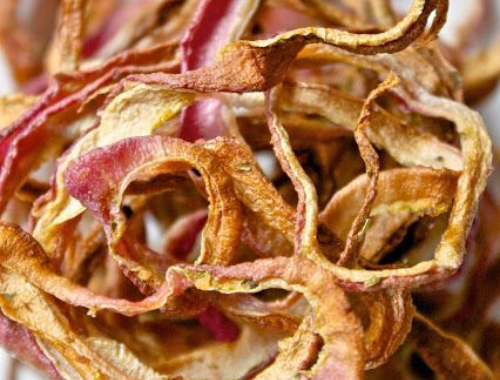 Dehydrated Red Onion Flakes Exporter in Kutch, Gujarat